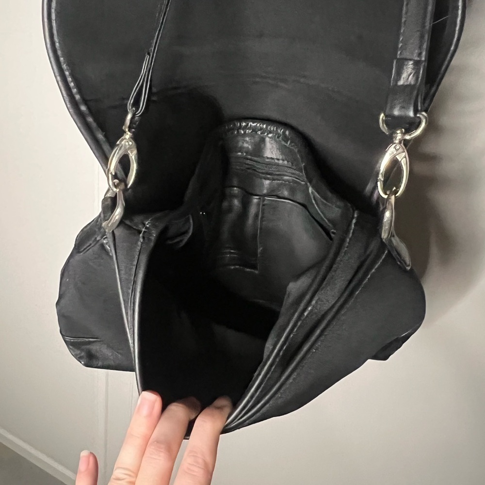 Franklin Covey Microfiber Napa Leather Shoulder Bag - Picture 9 of 10